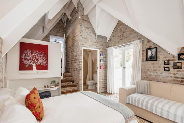 The Loft At 33 Kenridge
